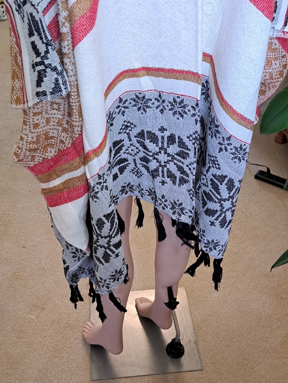 Raj Open-Weave Layering Shawl in Black, Cream & Red - Picture 6 of 8